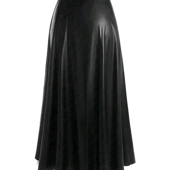 Brand new faux leather pearl midi skirt - Picture 3 of 8